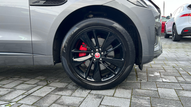 Jaguar F-Pace 2.0 D200 R-Dynamic Black 5dr Auto AWD Diesel Estate